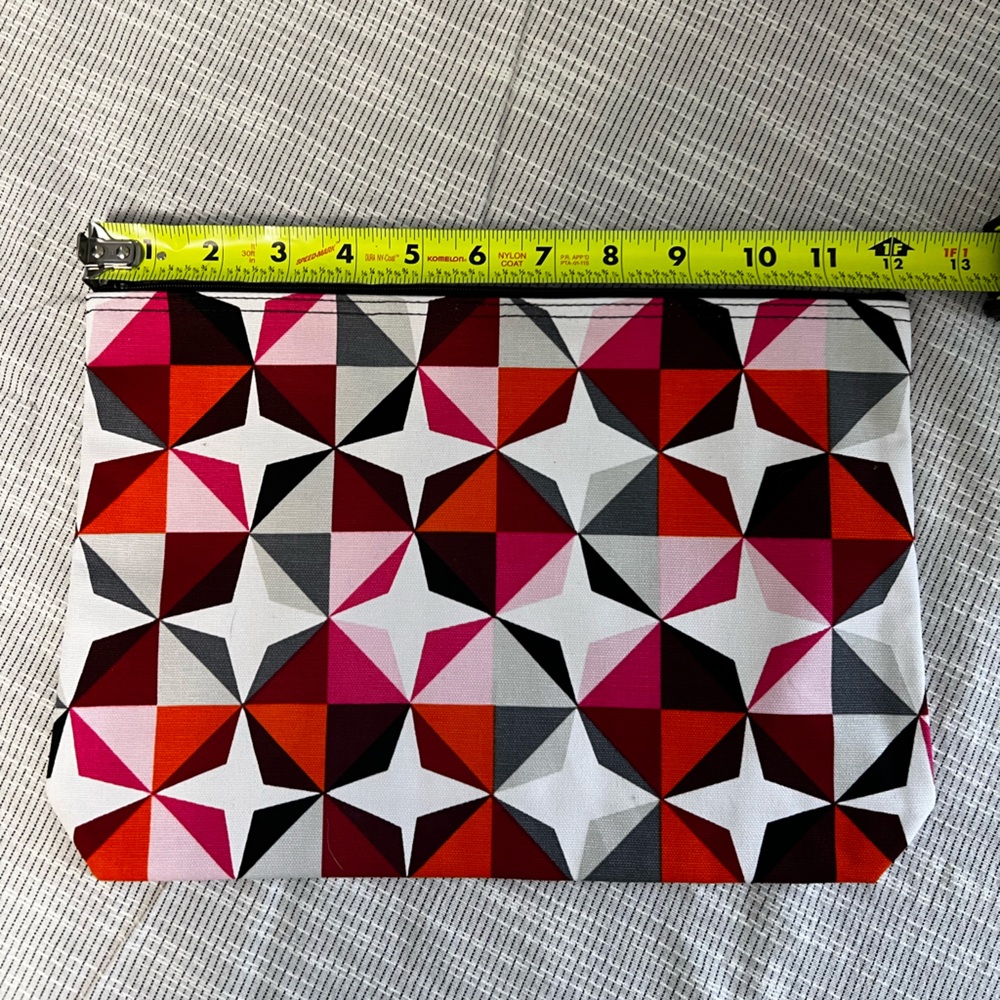 Thirty-One Geometric Pattern Zippered Pouch - Picture 2 of 3